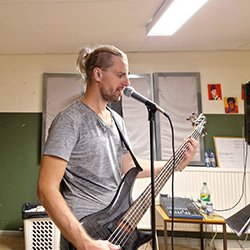Niklas at rehearsal 2022 (Photo credit: Tova Wahlman